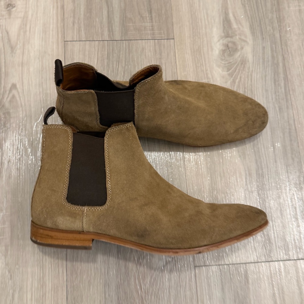 BP Tan Suede Chukka Boots